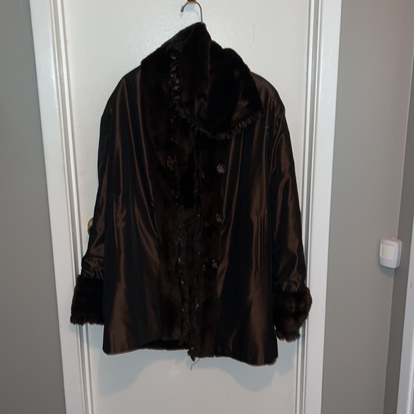 Macy’s fur vault custom designed brown mink 35” from shoulder to past hip area. - Picture 8 of 11